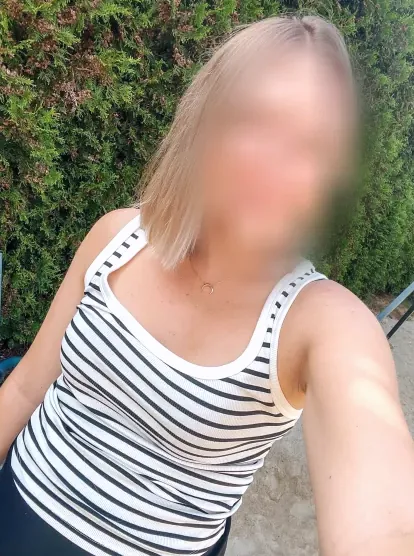 Charlotte, 37