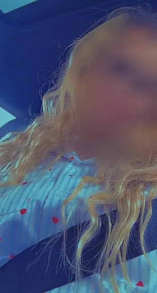 Clara, 28