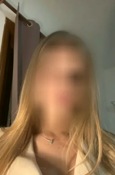 Ellen, 22
