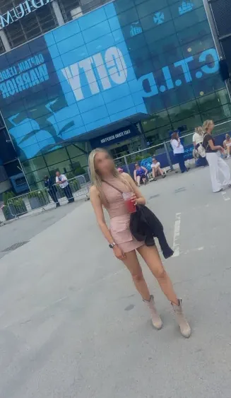 Emilie, 28