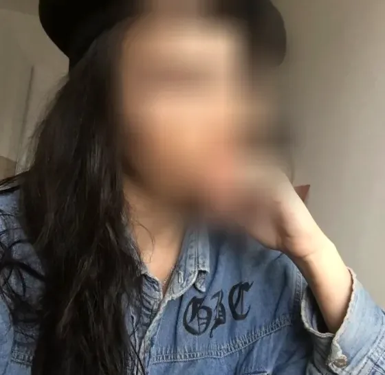 Malou, 28
