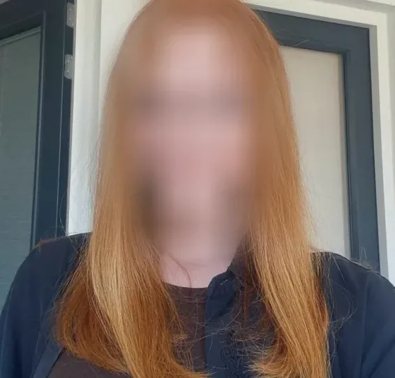 Simone, 27